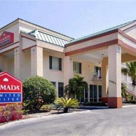Ramada Limited Clearwater Hotel And Suites Extérieur photo
