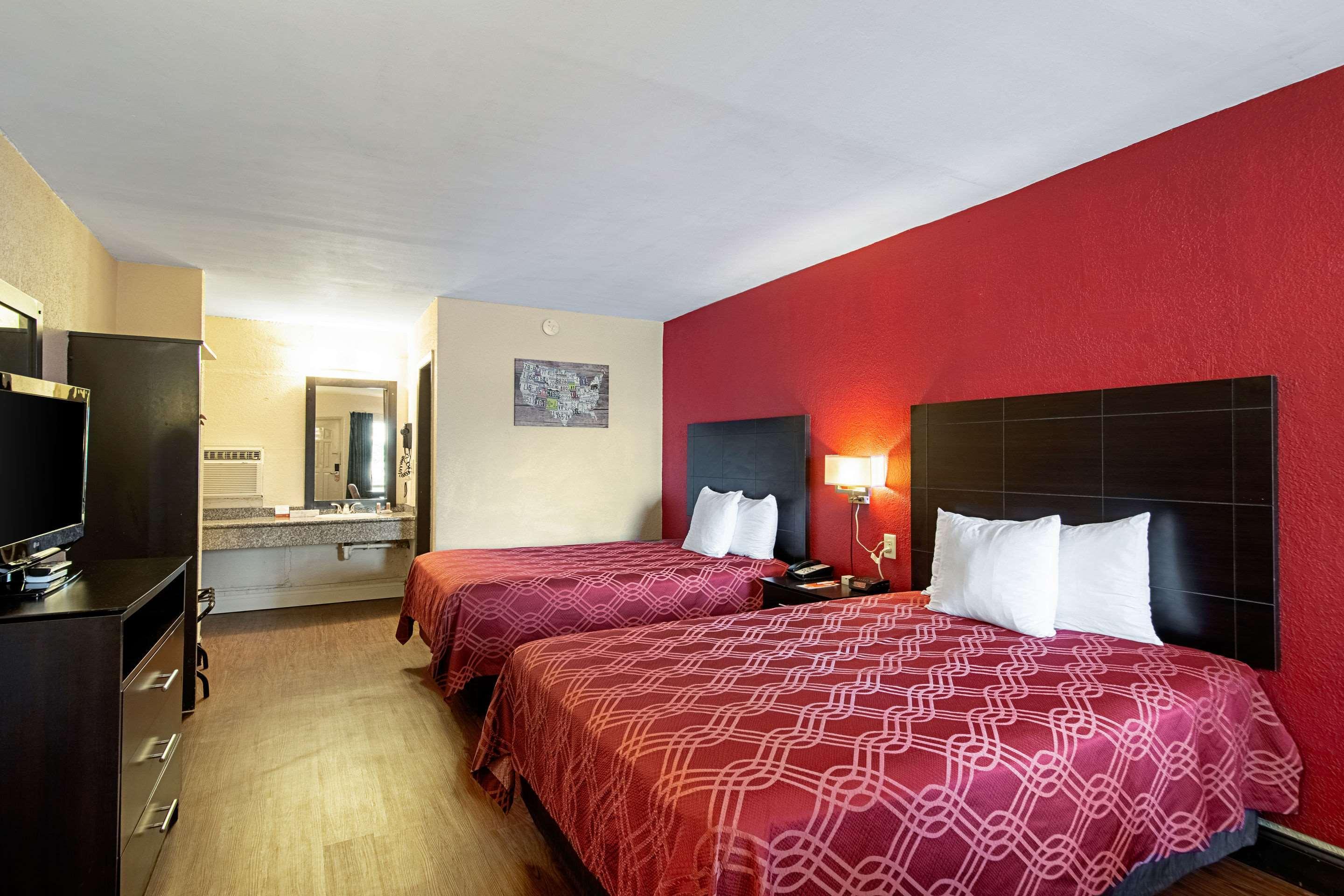 Ramada Limited Clearwater Hotel And Suites Extérieur photo