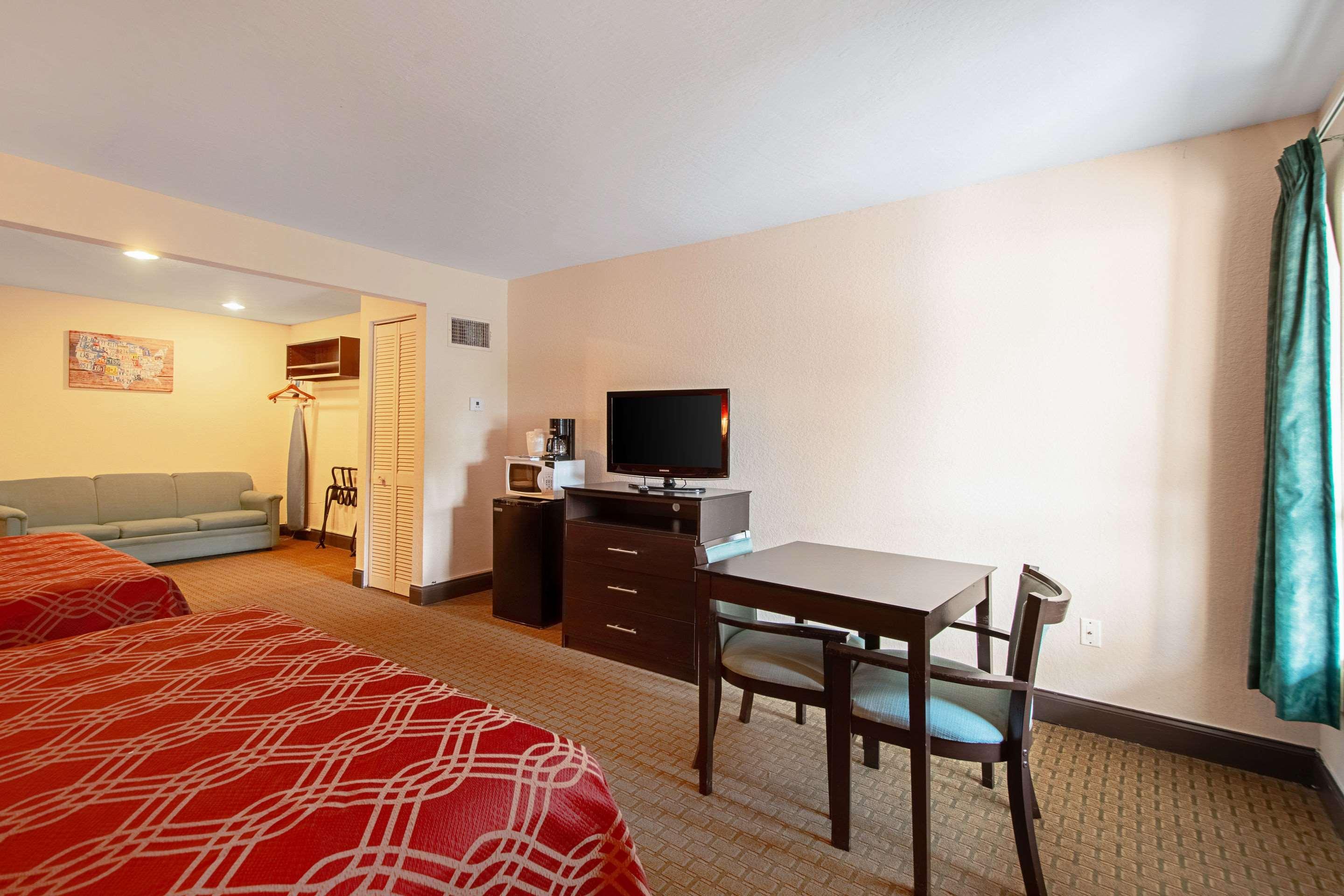 Ramada Limited Clearwater Hotel And Suites Extérieur photo