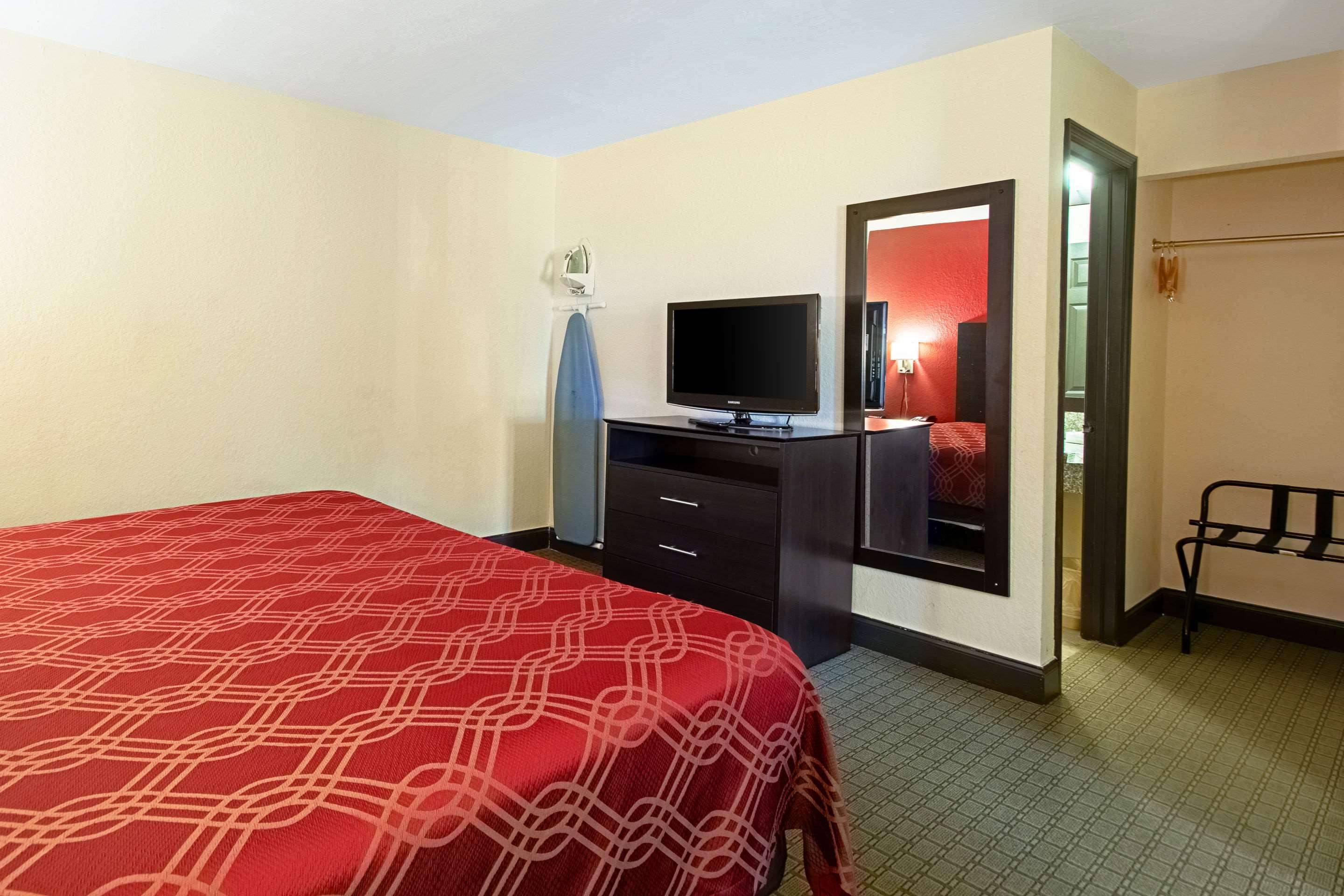 Ramada Limited Clearwater Hotel And Suites Extérieur photo