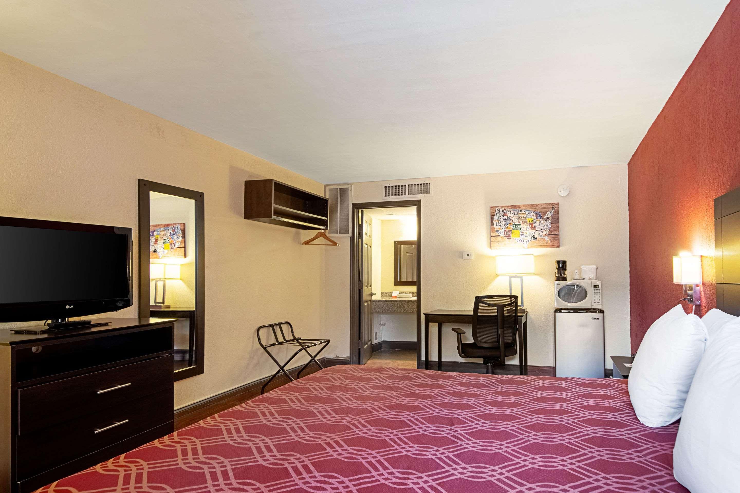 Ramada Limited Clearwater Hotel And Suites Extérieur photo