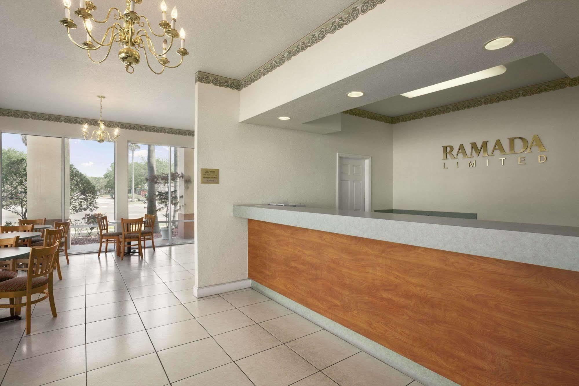 Ramada Limited Clearwater Hotel And Suites Extérieur photo